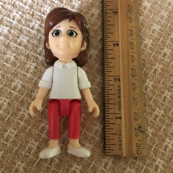 Jazzwares COCOMELON Mom Figure - Picture 12 of 16